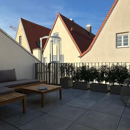 Truly - Direkt Am Rathausplatz, Dachterrasse Mit Blick Auf Perlachturm, Garage, Fahrstuhl Augsburg Exterior foto