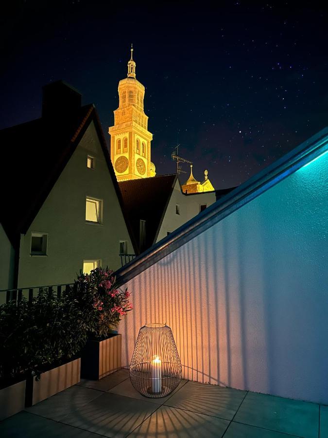 Truly - Direkt Am Rathausplatz, Dachterrasse Mit Blick Auf Perlachturm, Garage, Fahrstuhl Augsburg Exterior foto